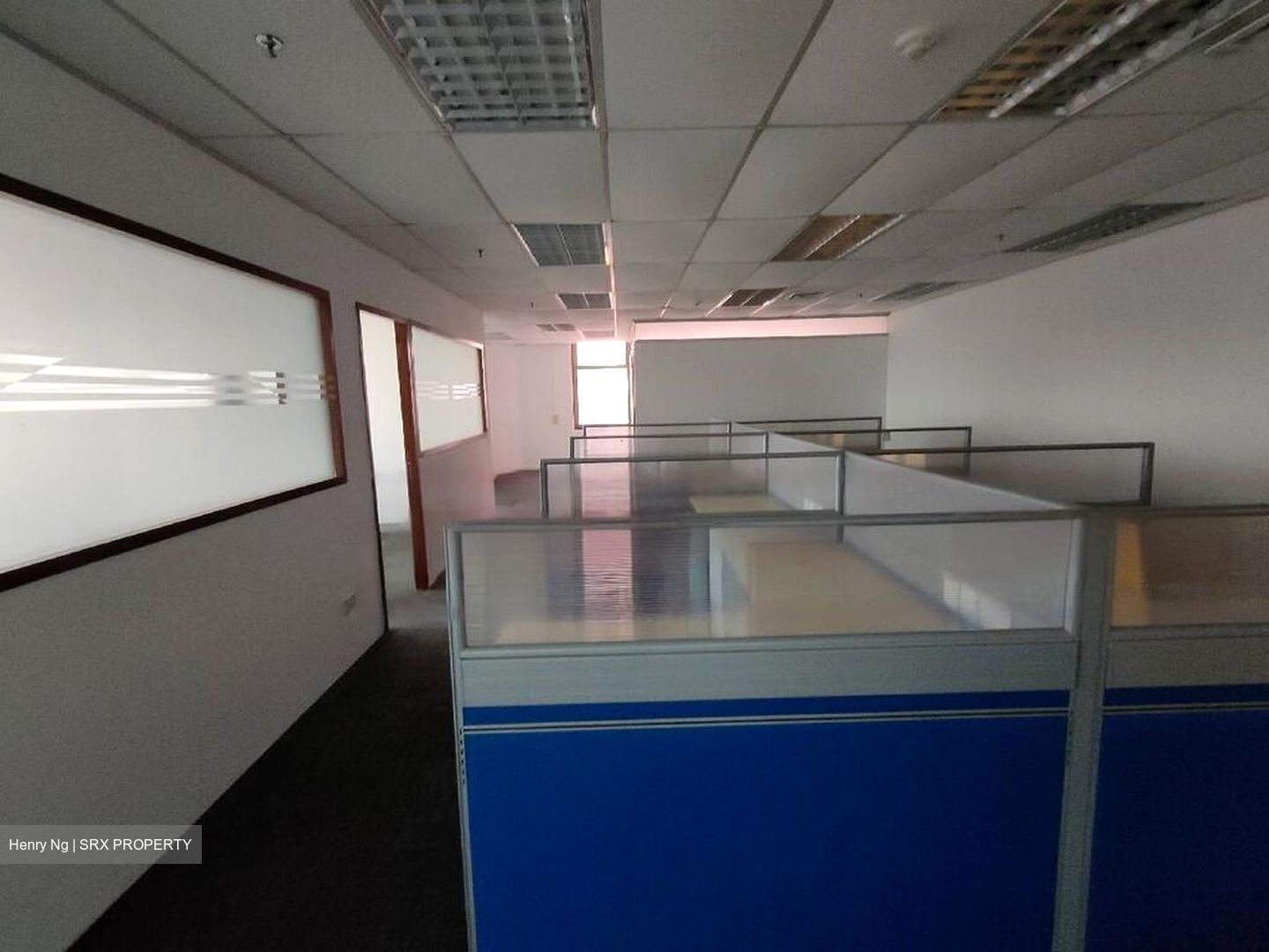 Peninsula Shopping Complex (D6), Office #472662591